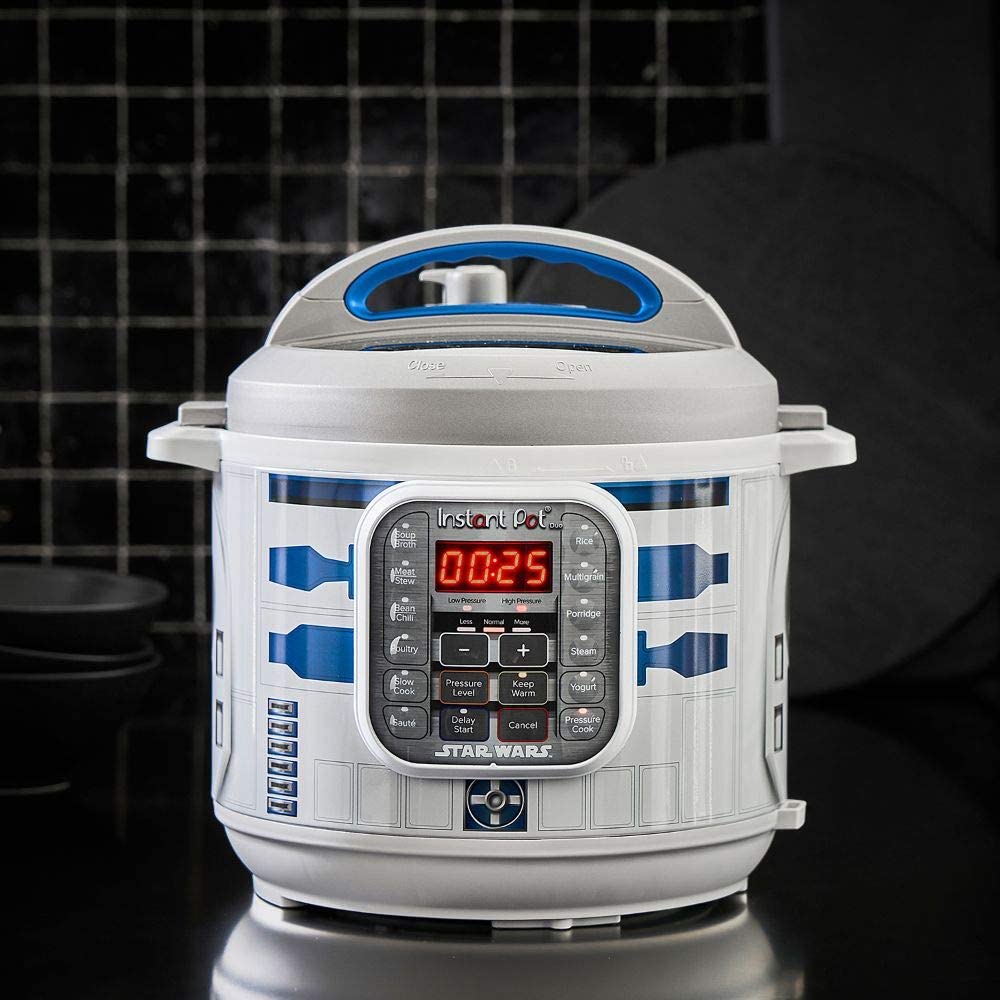 Star Wars Duo Pressure Cooker in kitchen